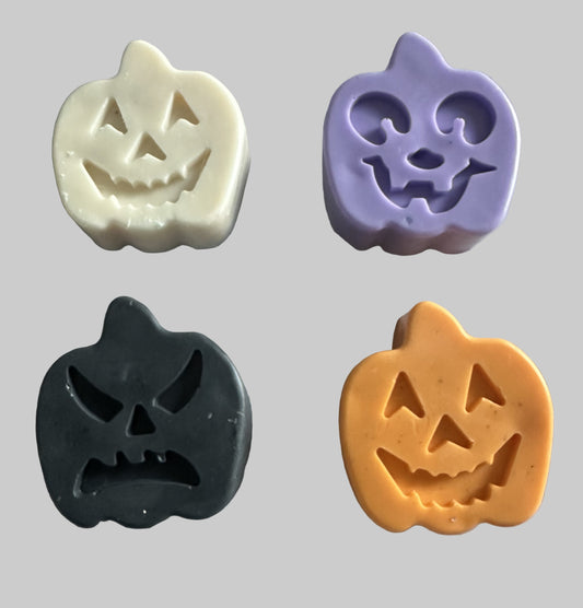 🎃 Pumpkin Patch Mini Soaps – Frightfully Festive Fun! 🧼 Multi Color